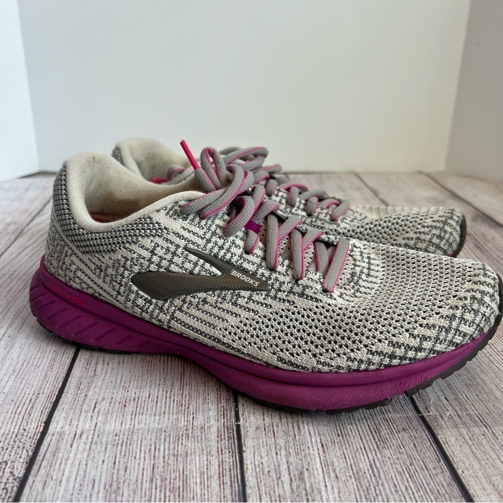 BROOKS Revel Athletic Shoes 8
